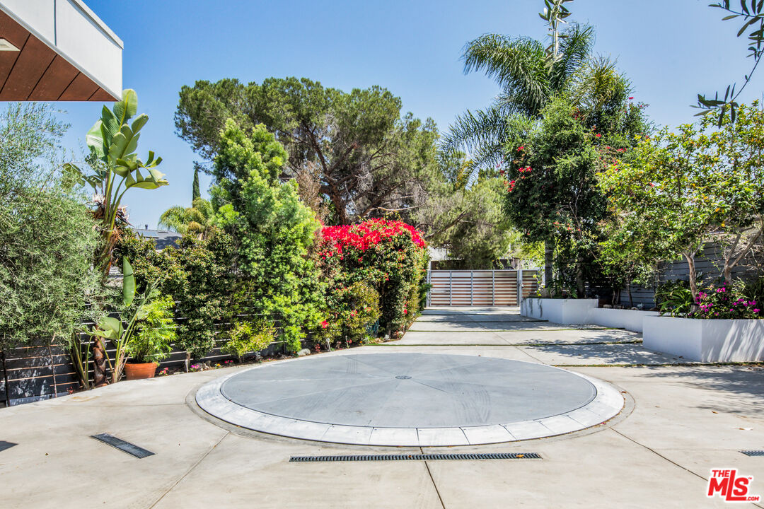 2945 Angus Street Los Angeles, CA 90039 - Photo 4 of 52 a view of a backyard
