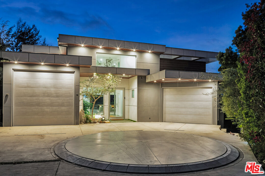2945 Angus Street Los Angeles, CA 90039 - Photo 52 of 52 a view of a garage
