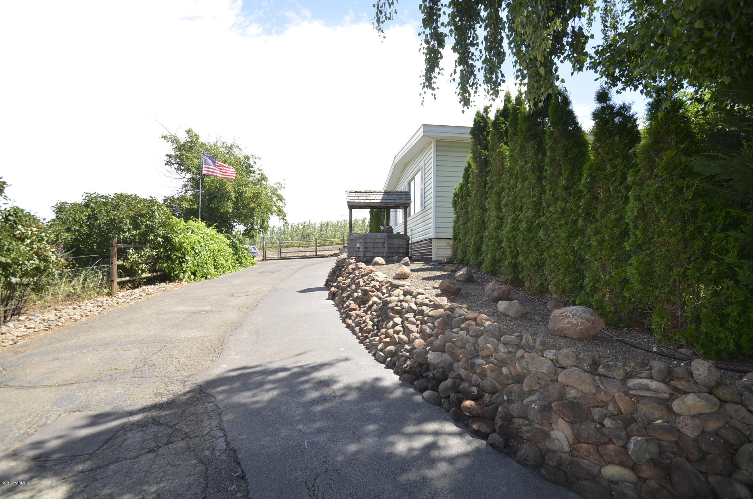 13206 Summitview Ext Road Yakima, WA 98908 - Photo 29 of 29 a view of a house with a yard