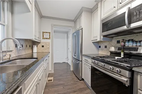 $320,000 | 243 Hurt Drive Southeast, Smyrna, GA 30082