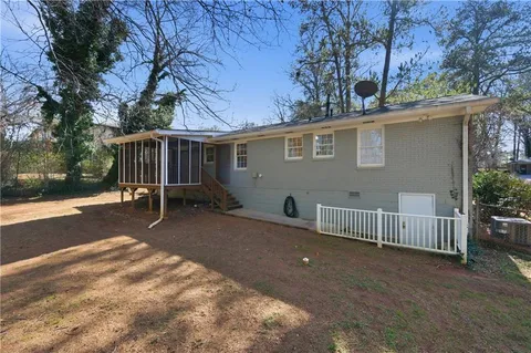 $320,000 | 243 Hurt Drive Southeast, Smyrna, GA 30082