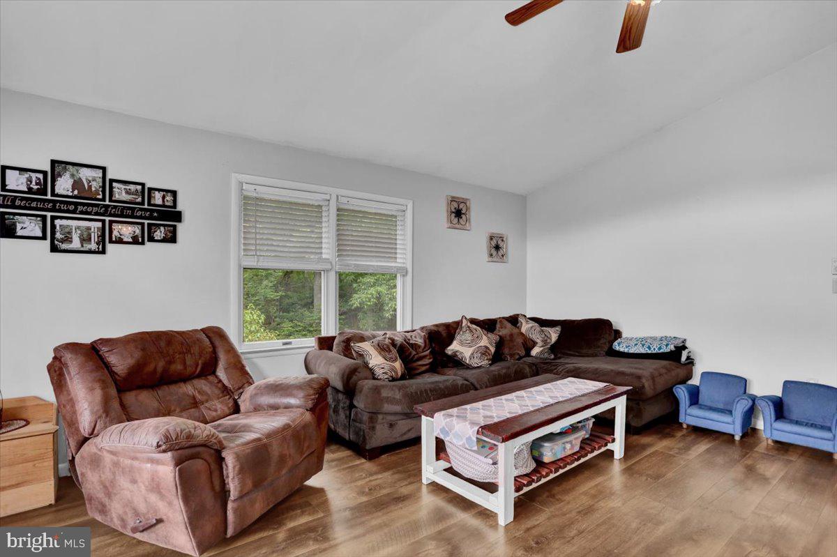 1522 Golf Course Road Birdsboro, PA 19508 - Photo 14 of 36 Living Room
