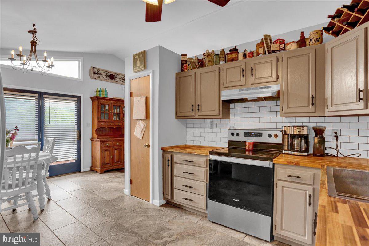 1522 Golf Course Road Birdsboro, PA 19508 - Photo 16 of 36 Kitchen