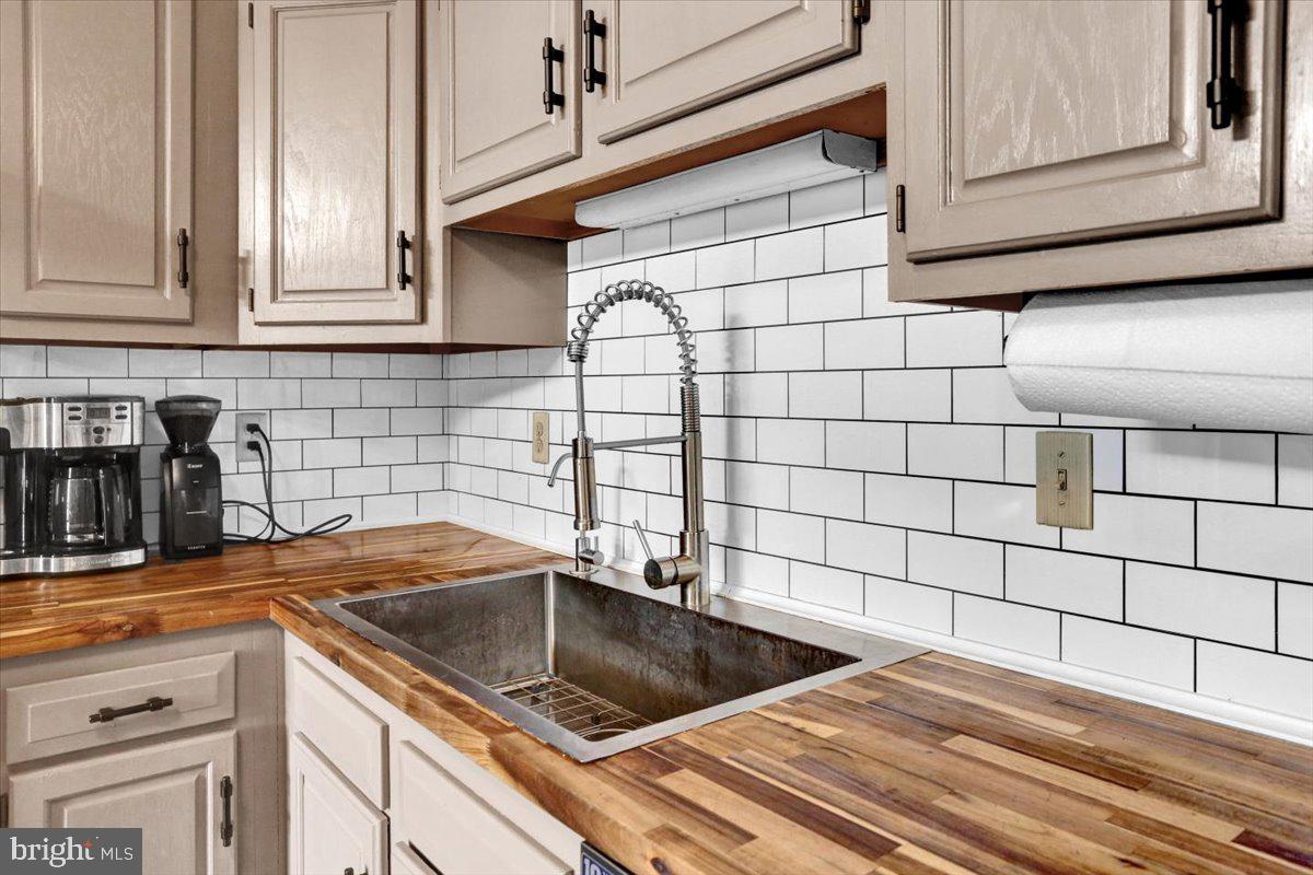 1522 Golf Course Road Birdsboro, PA 19508 - Photo 18 of 36 Farmhouse Style Sink