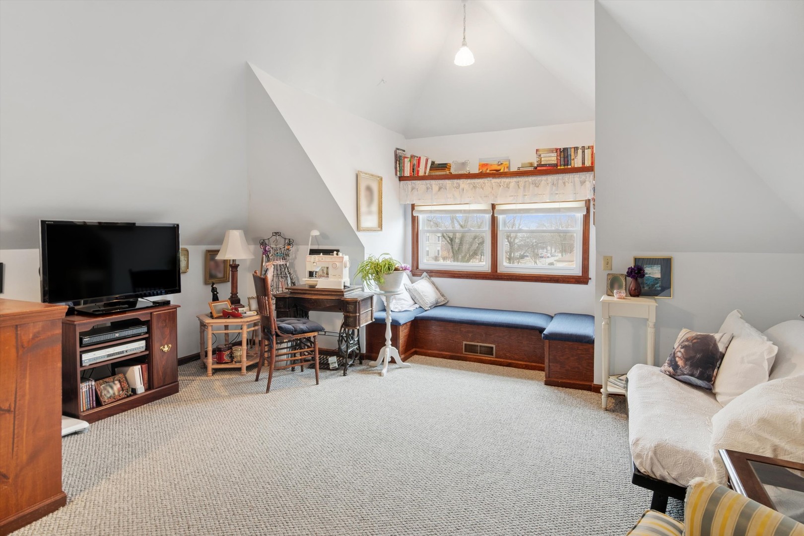 628 East Main Street Morris, IL 60450 - Photo 20 of 32 a bedroom with furniture and a flat screen tv