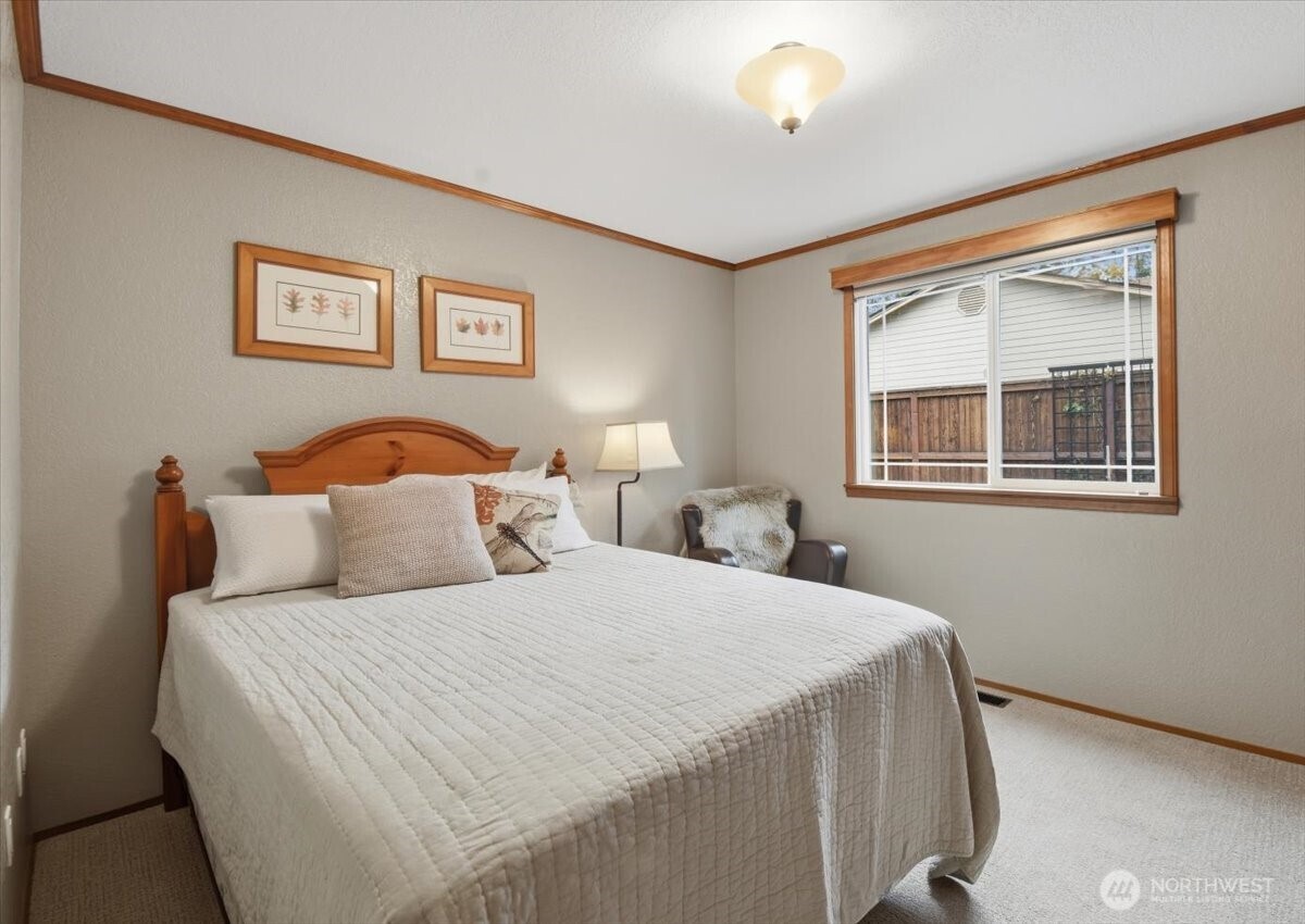 1123 Southwest Kalama Loop Oak Harbor, WA 98277 - Photo 17 of 34
