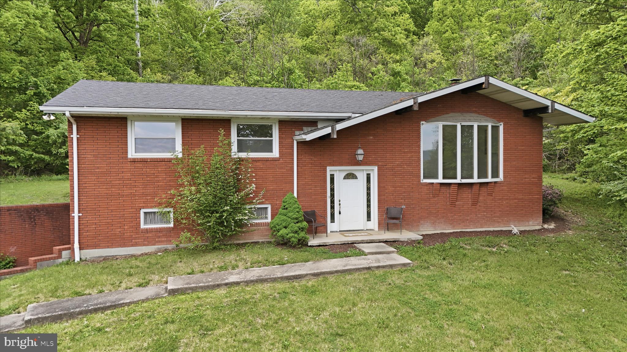79 Moon Crest Street Ridgeley, WV 26753 - Photo 3 of 44 Gallery Image 3