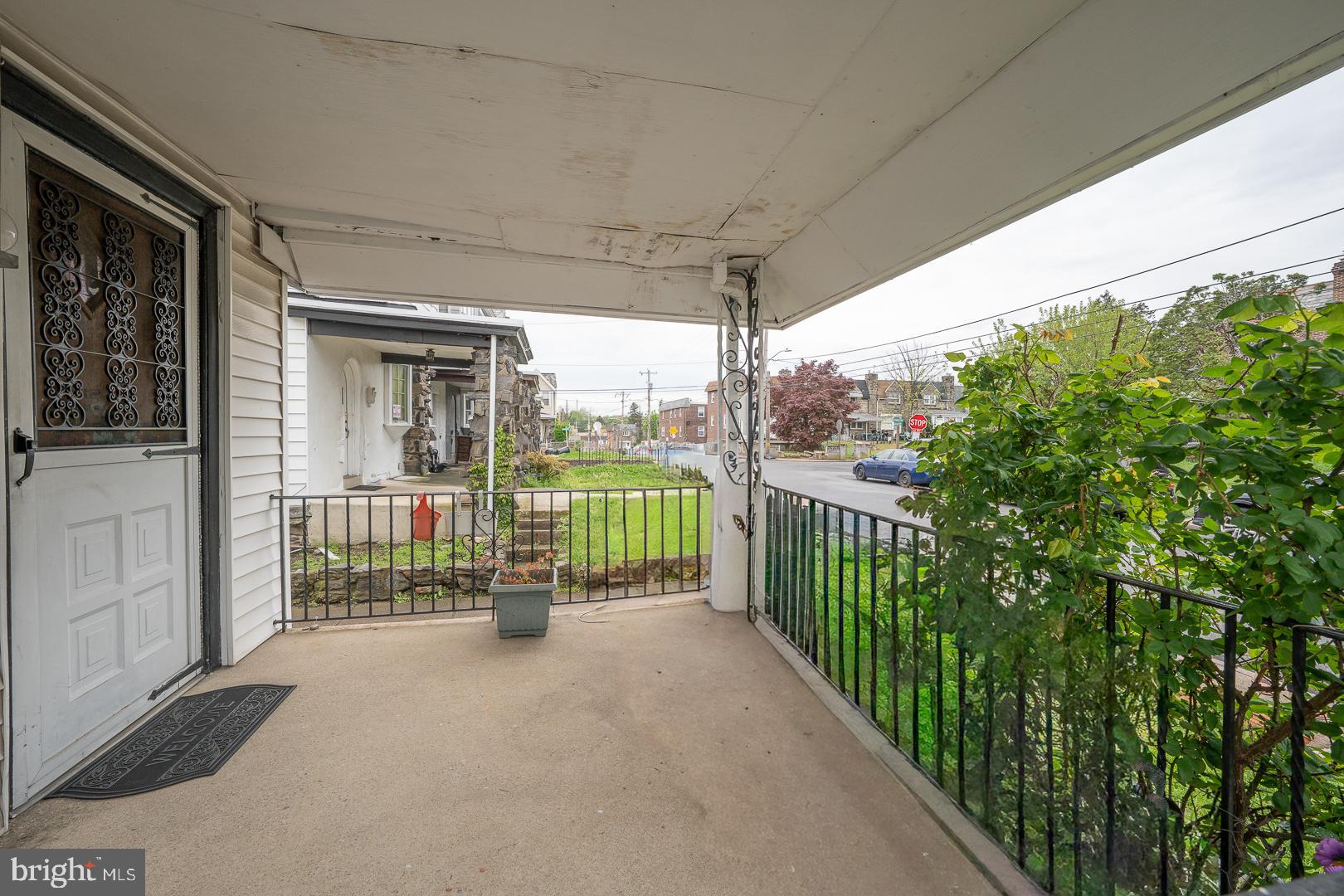 7278 Bradford Road Upper Darby, PA 19082 - Photo 4 of 26