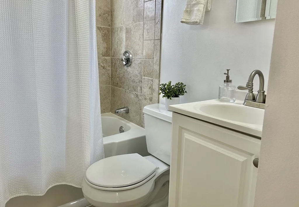 71 Elinor Road Newton, MA 02461 - Photo 20 of 24