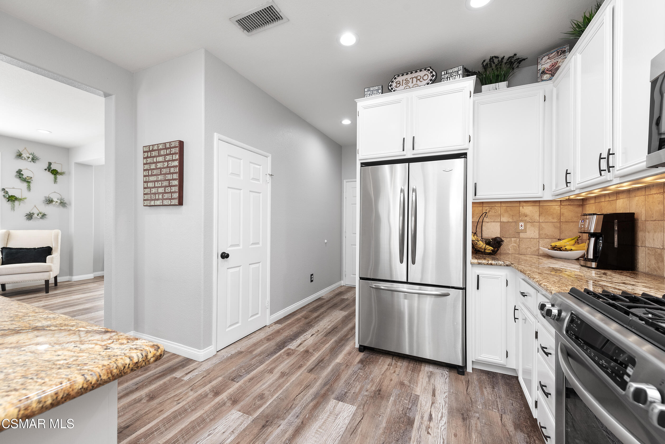 1958 Blazewood Street Simi Valley, CA 93063 - Photo 12 of 51 1958 Blazewood St Simi Valley-13