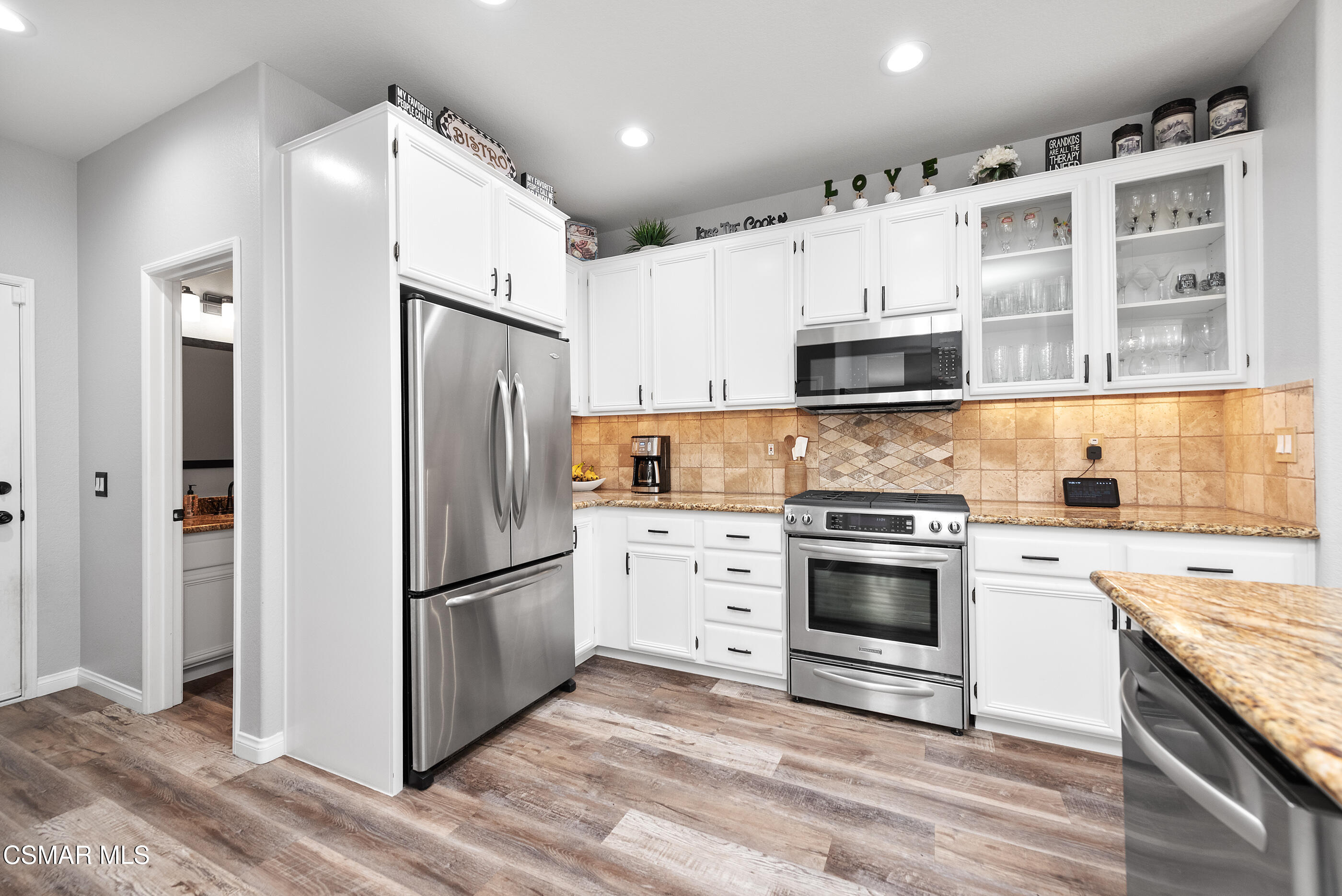 1958 Blazewood Street Simi Valley, CA 93063 - Photo 15 of 51 1958 Blazewood St Simi Valley-16