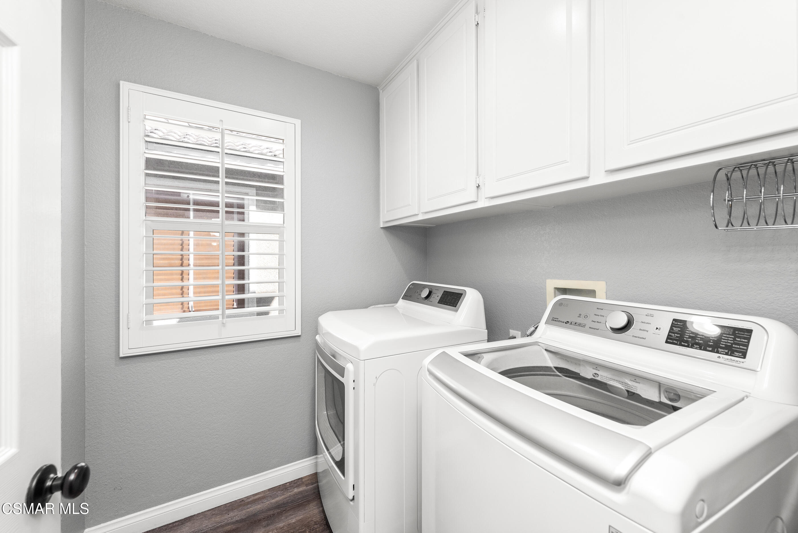 1958 Blazewood Street Simi Valley, CA 93063 - Photo 18 of 51 1958 Blazewood St Simi Valley-19