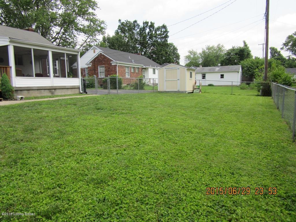 4320 Kinloch Road Louisville, KY 40207 - Photo 17 of 17 Yard