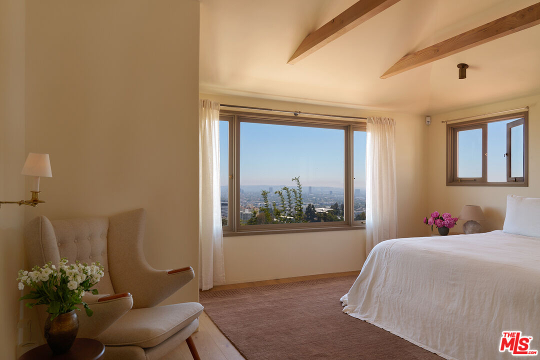 6911 Los Tilos Road Los Angeles, CA 90068 - Photo 10 of 44