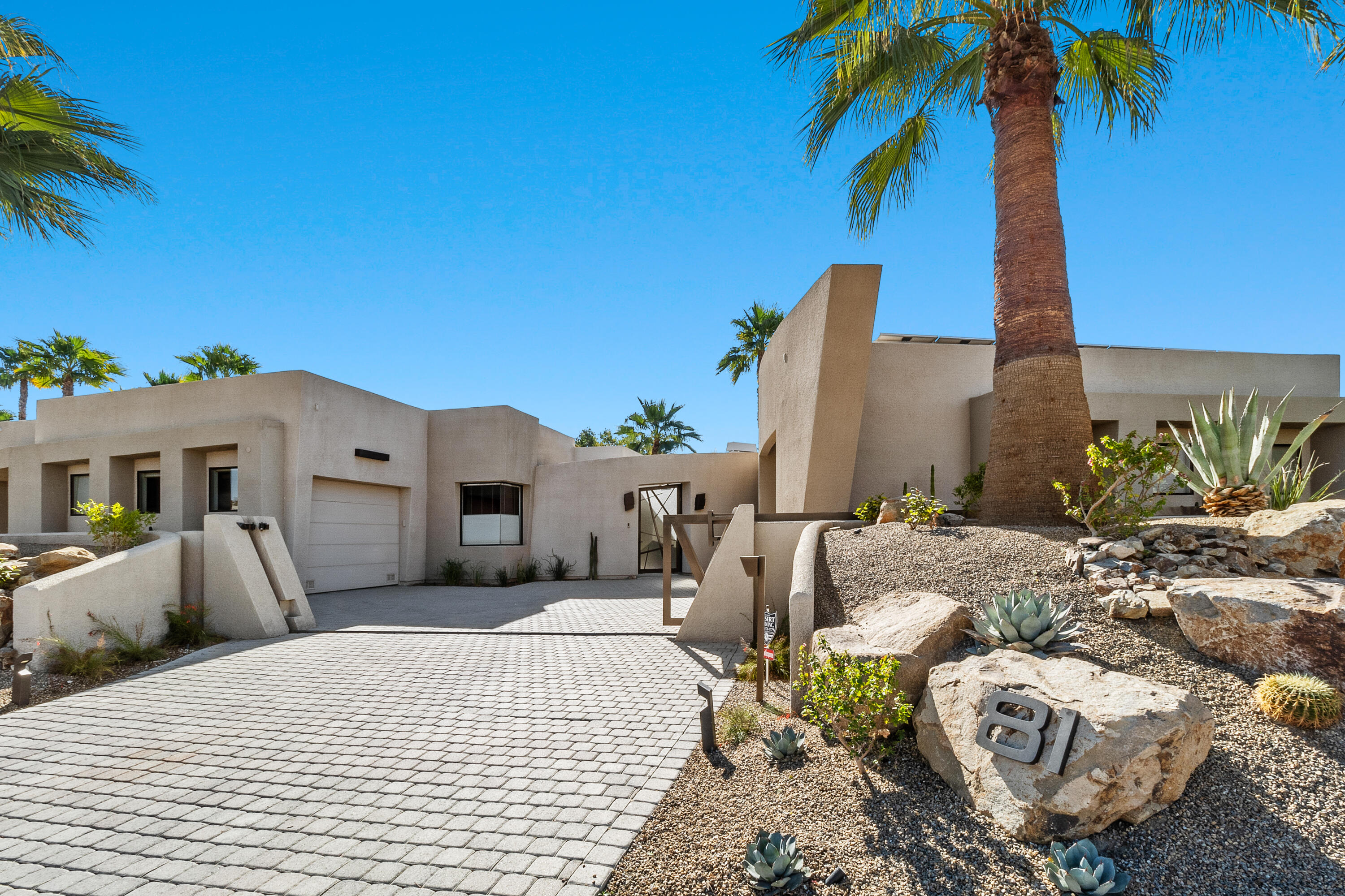 81 Royal St Georges Way Rancho Mirage, CA 92270 - Photo 16 of 59 2_11681581_177120_177120-EI-102