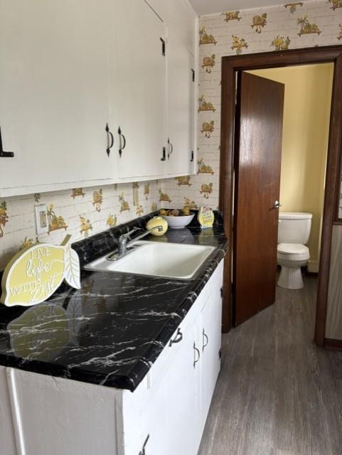424-426 Connecticut Avenue Rochester, PA 15074 - Photo 34 of 45 424 Top Floor Unit - Kitchen w/ Electric Stove & Refrigerator