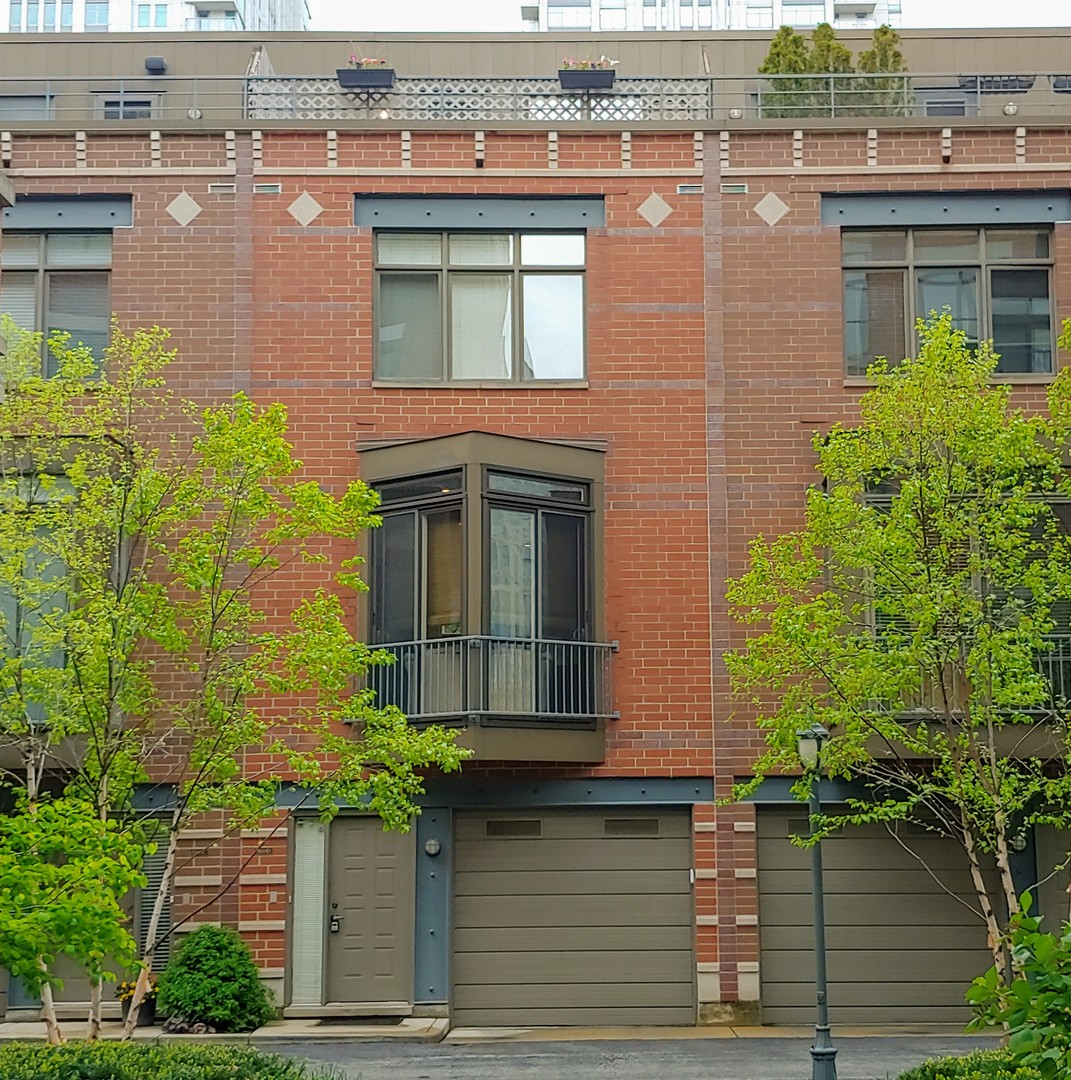 310 North Clinton Street, Unit D Chicago, IL 60661 - Photo 1 of 13
