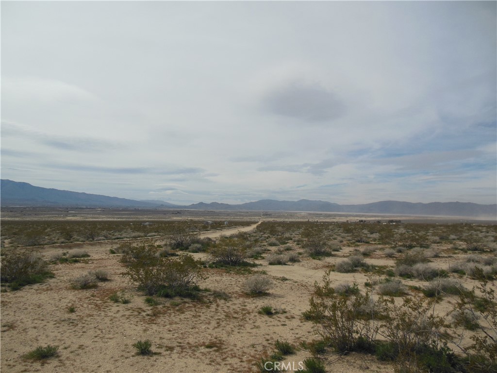 34100 Mercury Road Lucerne Valley, CA 92356 - Photo 5 of 6 a view of an ocean
