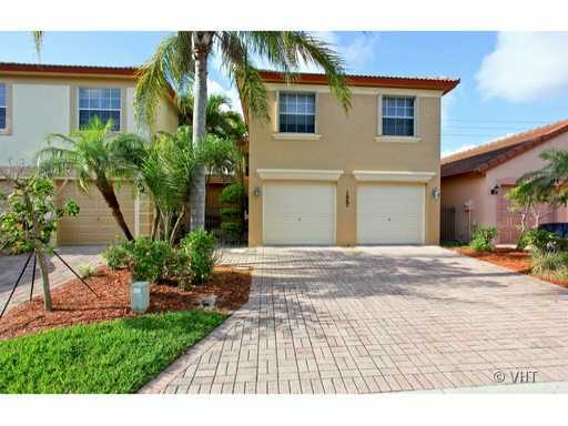 1067 Via Jardin Riviera Beach, FL 33418 - Photo 1 of 8 Primary Photo