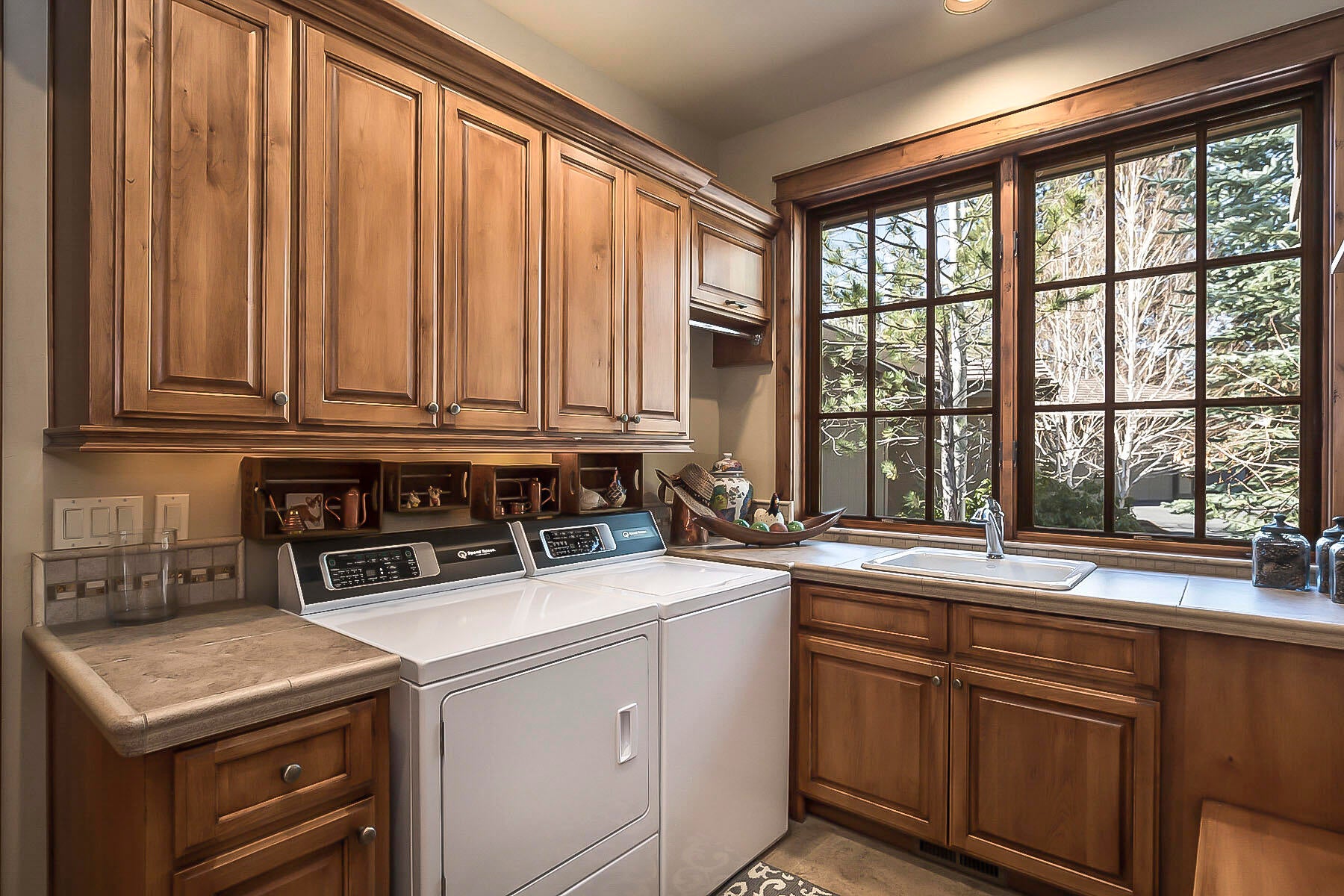 19436 Green Lakes Loop Bend, OR 97702 - Photo 29 of 53 Ample cabinetry and laundry sink.