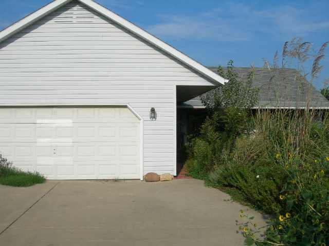 16155 King Road Danvers, IL 61732 - Photo 2 of 10