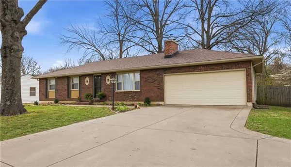$224,900 | 18301 East Truman Road, Independence, MO 64056