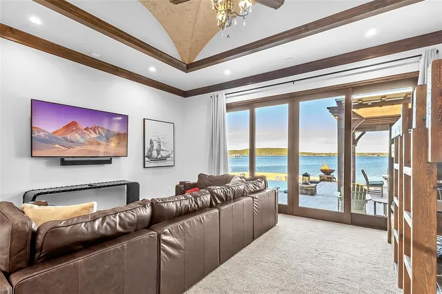 $5,495,000 | 1009 Blue Jay Lane, Graford, TX 76449