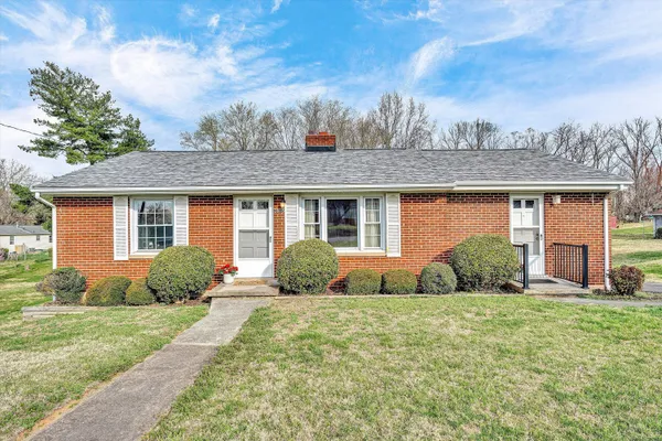 $237,500 | 2818 Richard Avenue Northeast, Roanoke, VA 24012