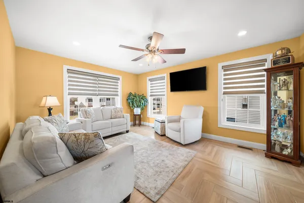 $979,000 | 9 Cummings Place, Brigantine, NJ 08203