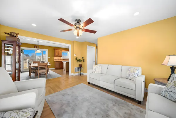 $979,000 | 9 Cummings Place, Brigantine, NJ 08203