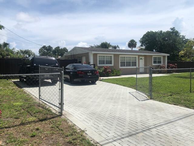 2551 Ranch House Road West Palm Beach, FL 33406 - Photo 25 of 26 IMG_5113