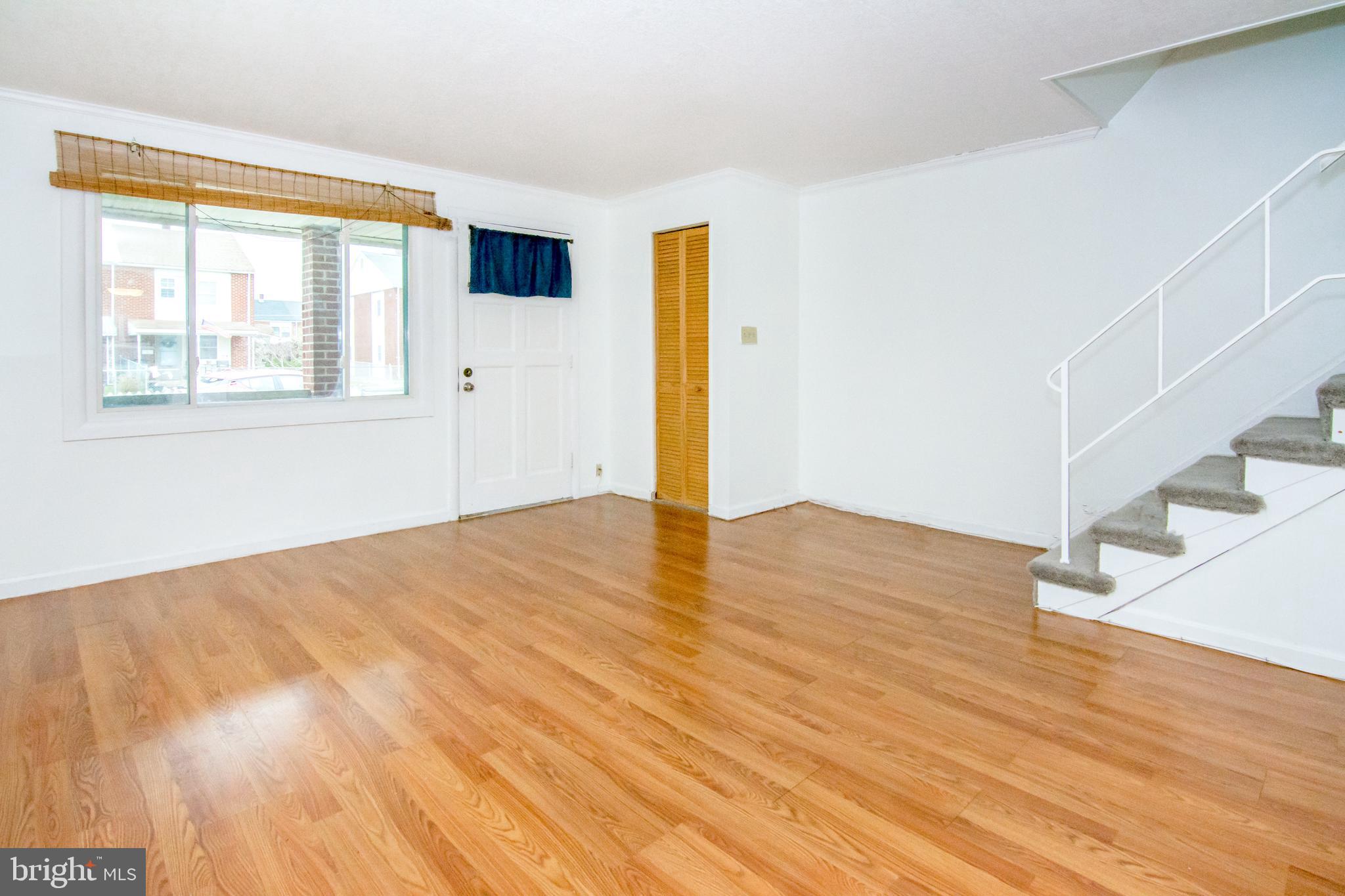 2030 Kelmore Road Baltimore, MD 21222 - Photo 2 of 19 Very Large Living /Dining area