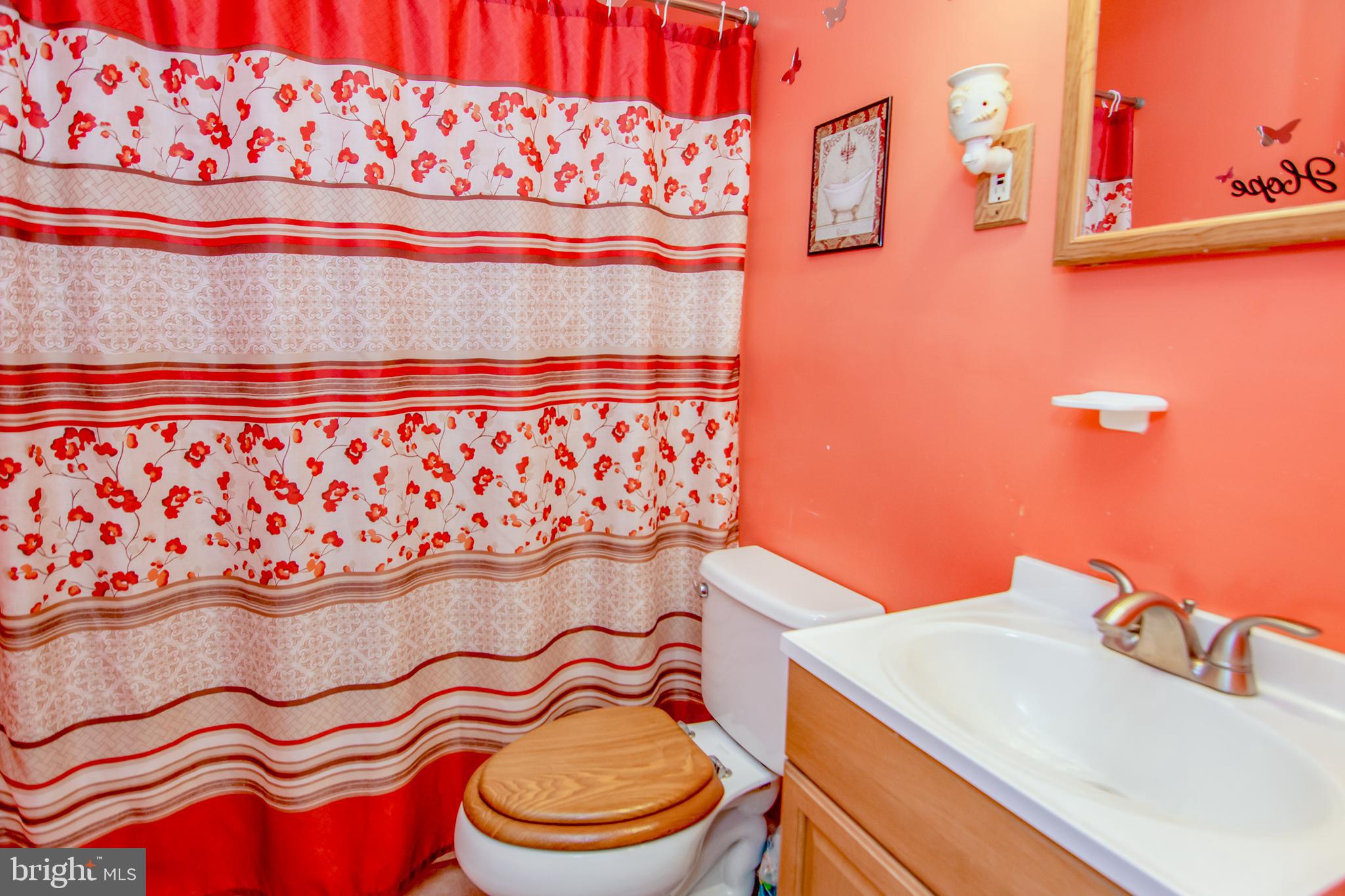 2030 Kelmore Road Baltimore, MD 21222 - Photo 9 of 19 Full Bathroom