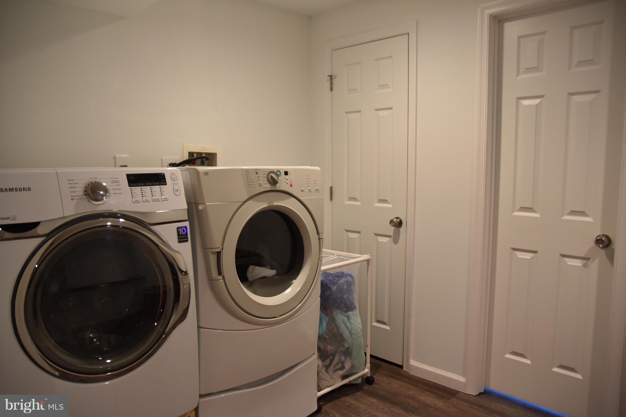 10043 Meetze Road Midland, VA 22728 - Photo 31 of 39 laundry