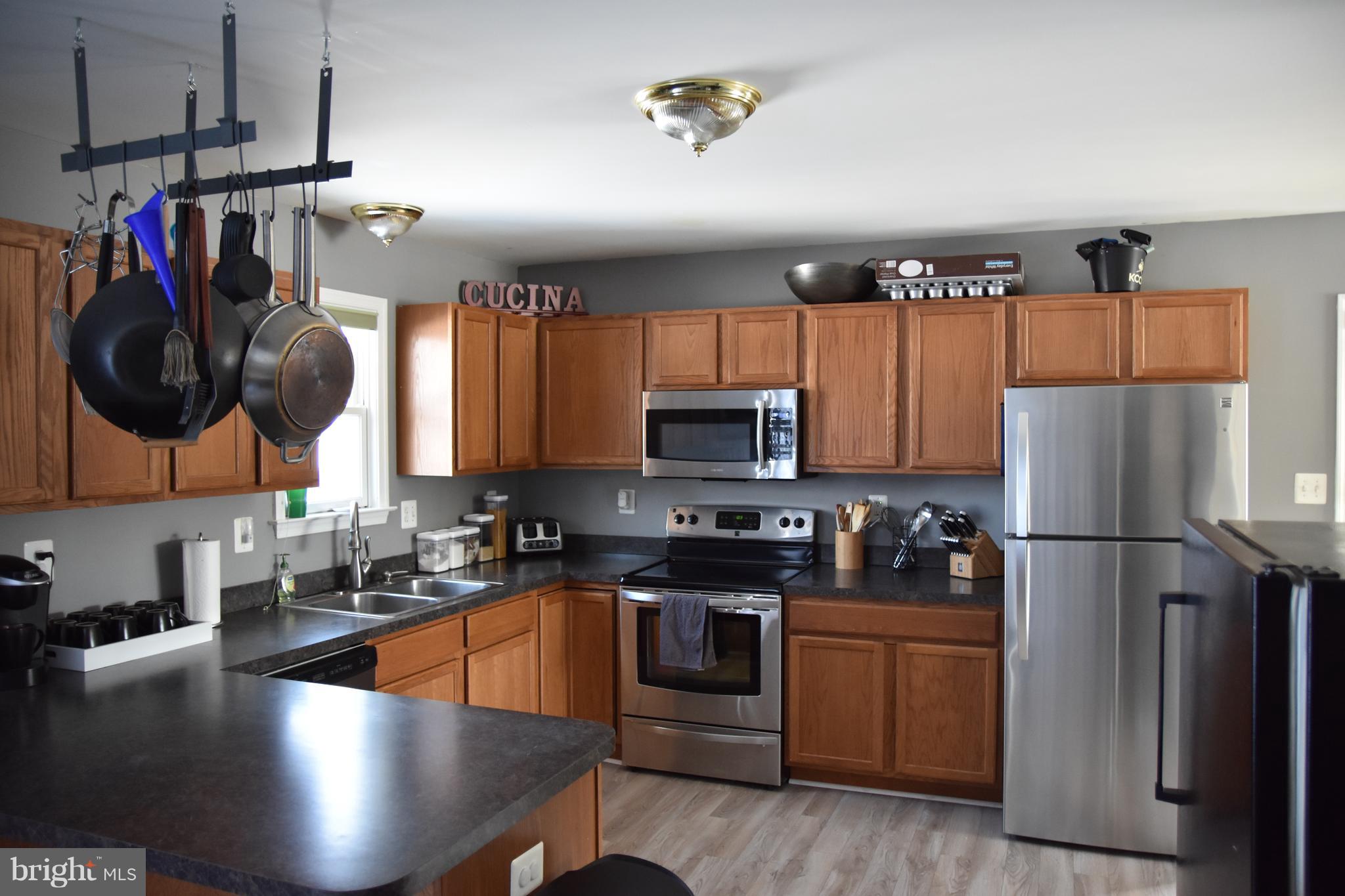 10043 Meetze Road Midland, VA 22728 - Photo 10 of 39 kitchen