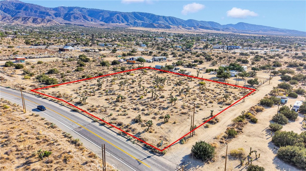 875 Locust Road Pinon Hills, CA 92372 - Photo 6 of 10