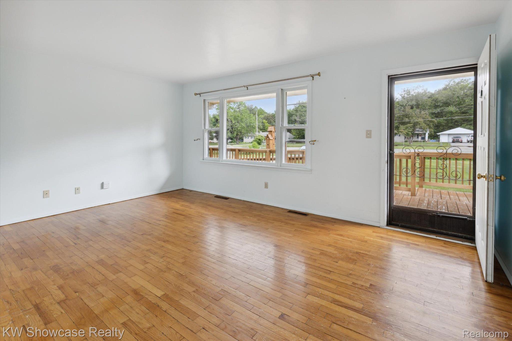 14353 North Bray Road Clio, MI 48420 - Photo 11 of 45 Living Room