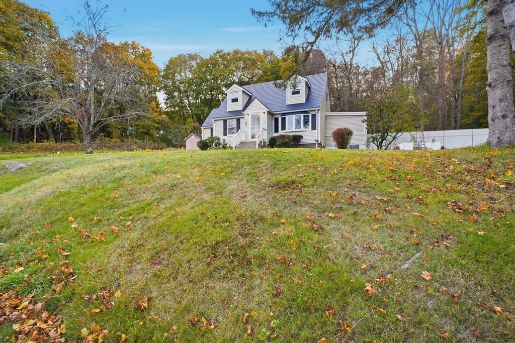18 Mumford Road Sutton, MA 01590 - Photo 3 of 41 Gallery Image 3