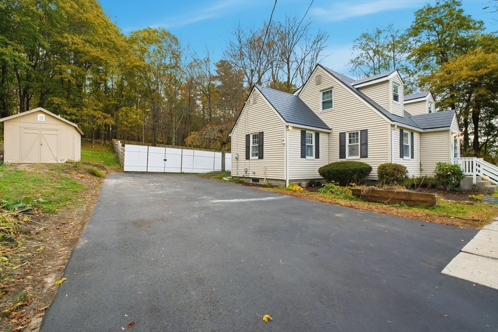 18 Mumford Road Sutton, MA 01590 - Photo 6 of 41 Gallery Image 6
