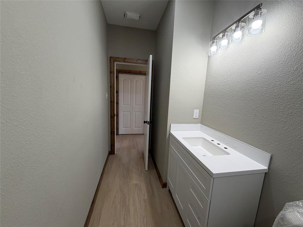 1040 Rays Way Weatherford, TX 76085 - Photo 12 of 23 Bath