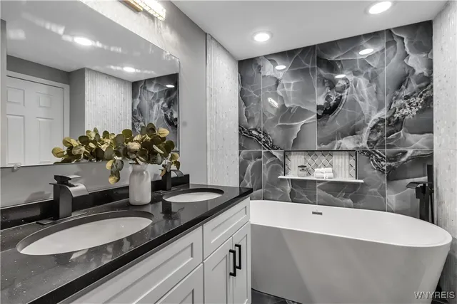 $275,000 | 4385 Twilight Lane, Hamburg, NY 14075