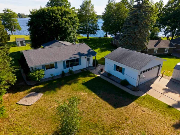$227,500 | 4960 Pine Drive, Kalkaska, MI 49646