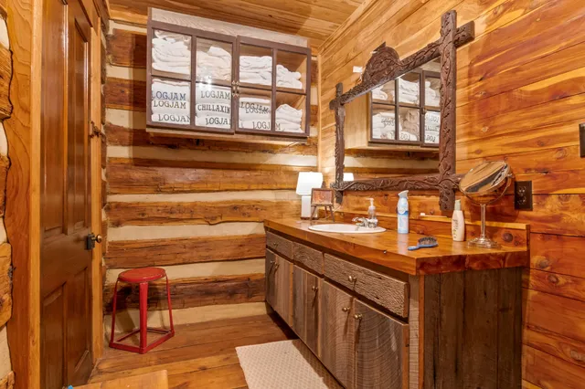 $3,495,000 | 658 Moore Road, Doyle, TN 38559