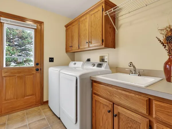 $600,000 | 3700 Charlemaine Drive, Aurora, IL 60504