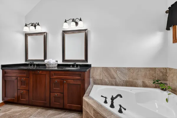 $600,000 | 3700 Charlemaine Drive, Aurora, IL 60504