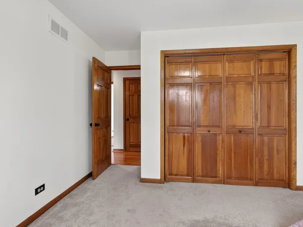 $600,000 | 3700 Charlemaine Drive, Aurora, IL 60504