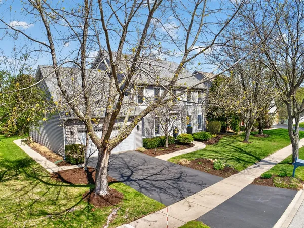 $600,000 | 3700 Charlemaine Drive, Aurora, IL 60504
