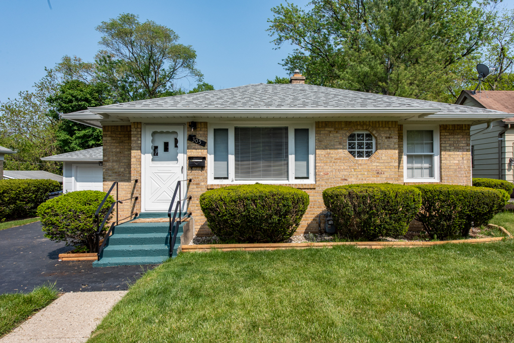 305 Keller Avenue, Waukegan, IL 60085 Compass