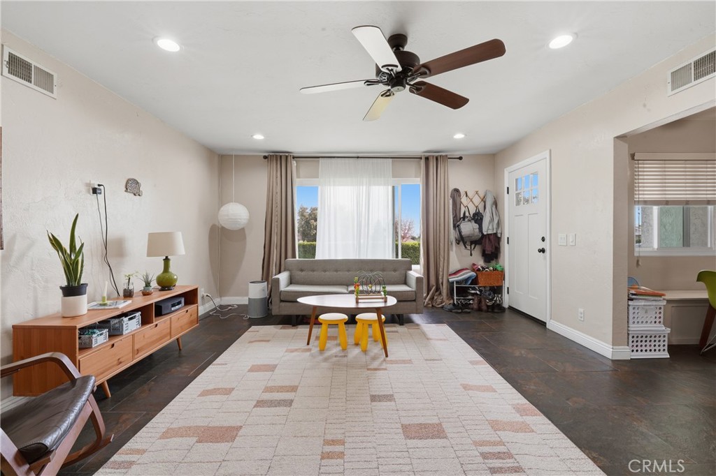 7598 Pepper Street Rancho Cucamonga, CA 91730 - Photo 4 of 20