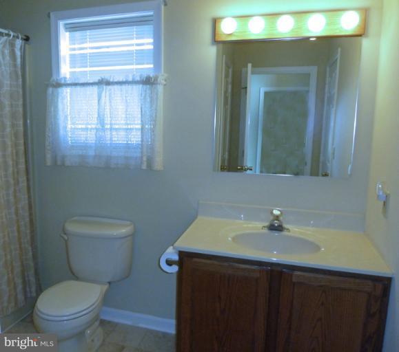1020 Wagner Point Road Cambridge, MD 21613 - Photo 18 of 26 Hall Bath